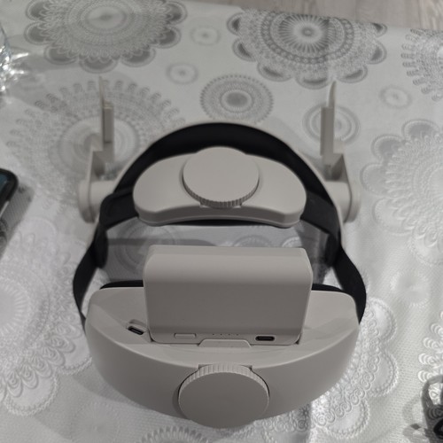 Oculus quest head - quest,