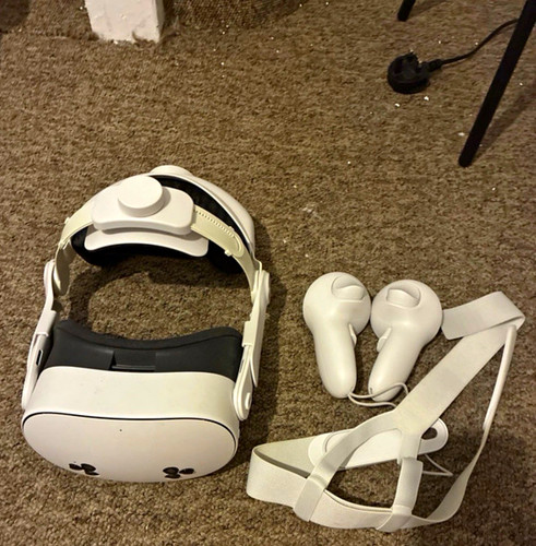 Meta quest headset - vr,