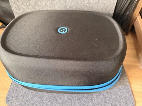 Stealth headset carrying - headset,