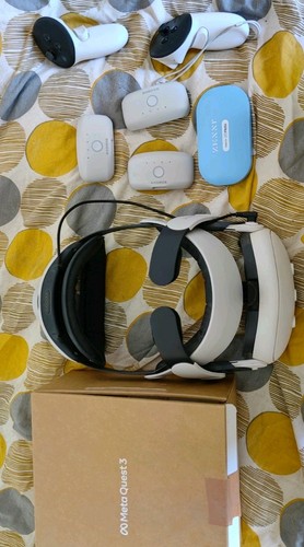 Meta quest headset - 3,